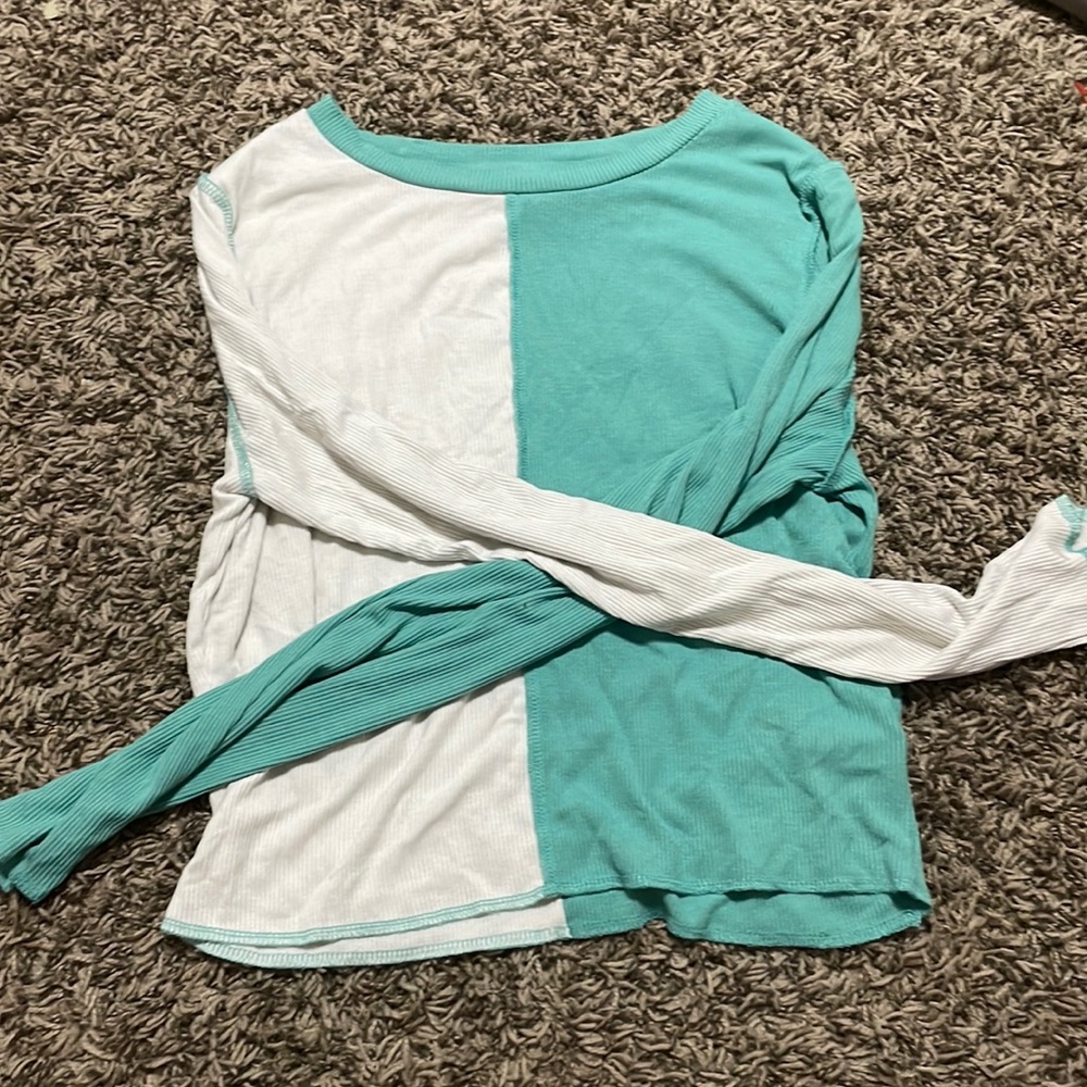 long sleeve crop top
